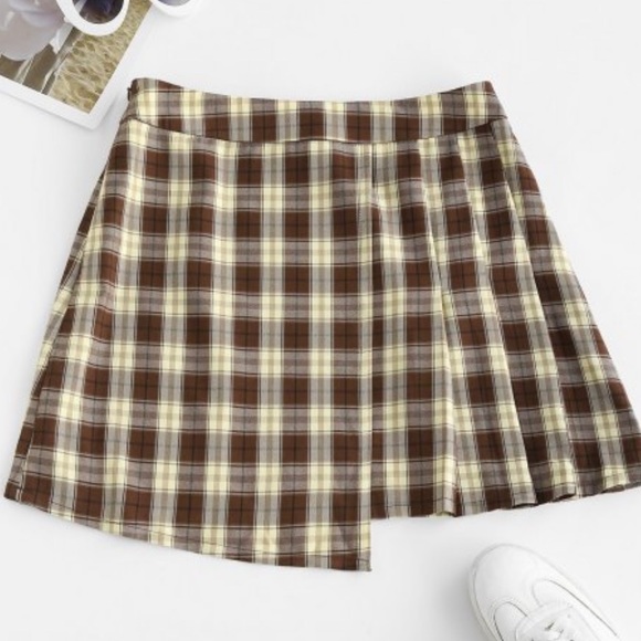 Plaid Mini Skirt - Picture 2 of 4
